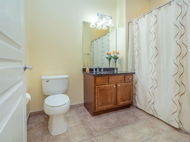 87 Paget Lane, Massapequa, NY 11758