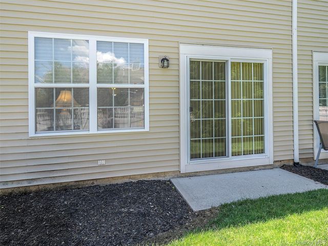 87 Paget Lane, Massapequa, NY 11758