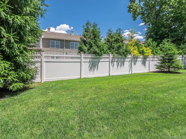 87 Paget Lane, Massapequa, NY 11758