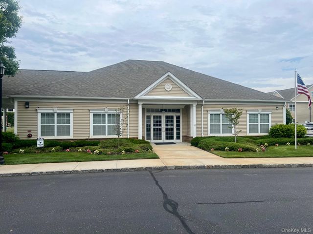 87 Paget Lane, Massapequa, NY 11758