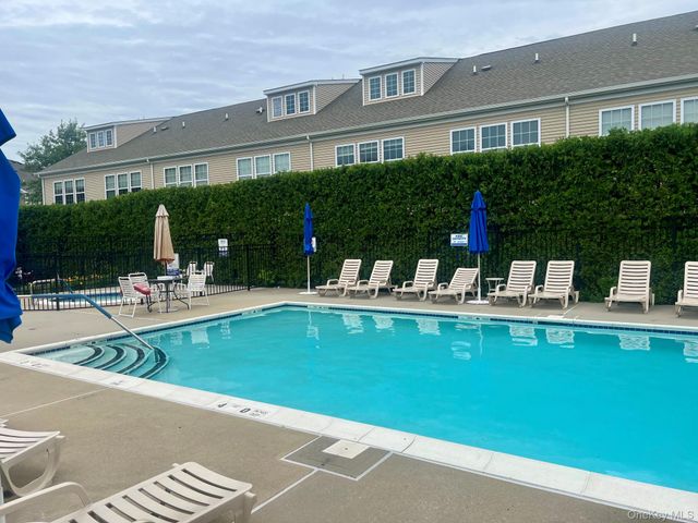 87 Paget Lane, Massapequa, NY 11758