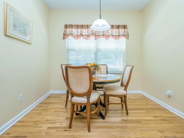 87 Paget Lane, Massapequa, NY 11758