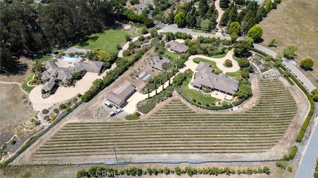 250 Foxen Bluff Lane, Arroyo Grande, CA 93420