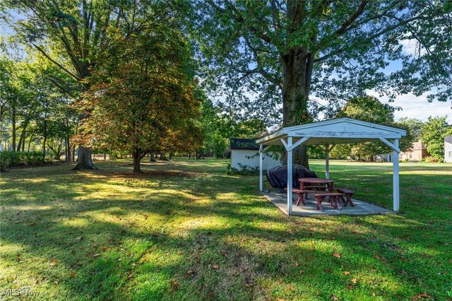 35221 Chestnut Ridge Road, North Ridgeville, OH 44039