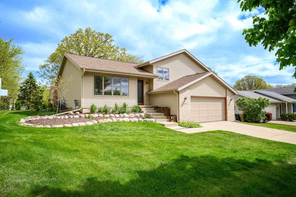 7350 Blue Maple Trail, Madison, WI 53719