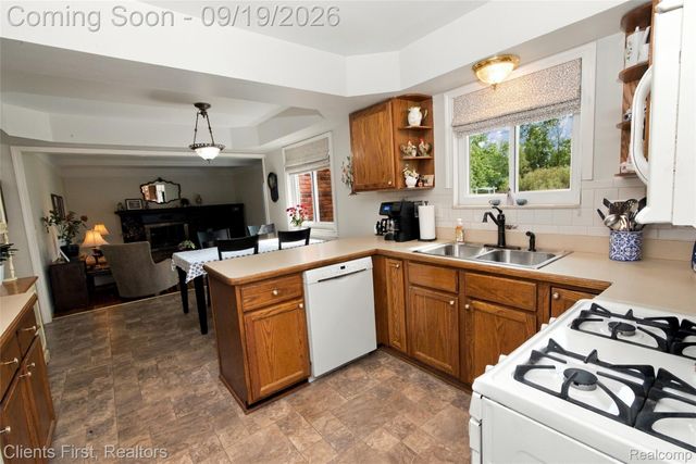 44597 Westminister Way, Canton Charter Township, MI 48187
