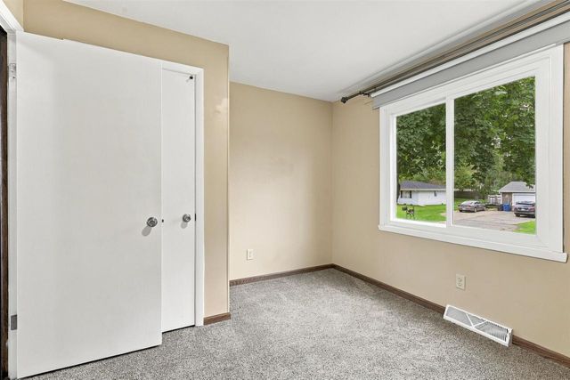 821 WOODFIELD ROAD, Neenah, WI 54956