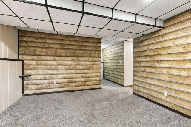821 WOODFIELD ROAD, Neenah, WI 54956