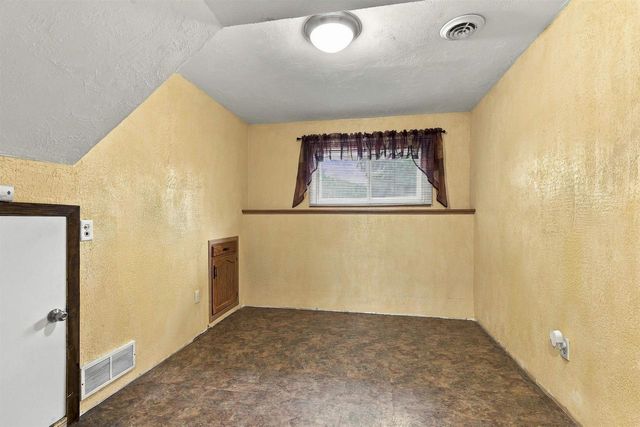 821 WOODFIELD ROAD, Neenah, WI 54956