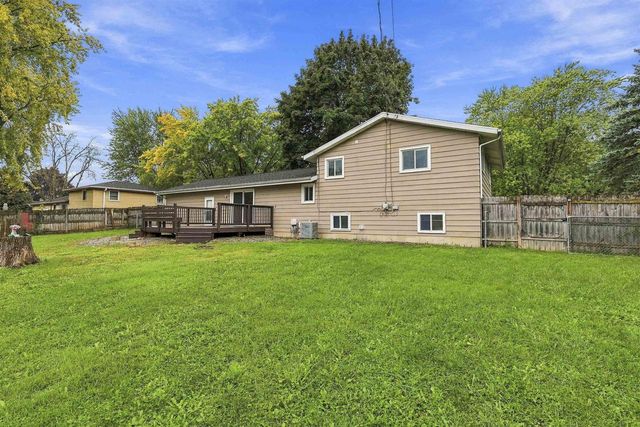 821 WOODFIELD ROAD, Neenah, WI 54956