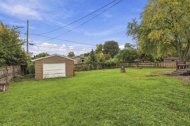 821 WOODFIELD ROAD, Neenah, WI 54956