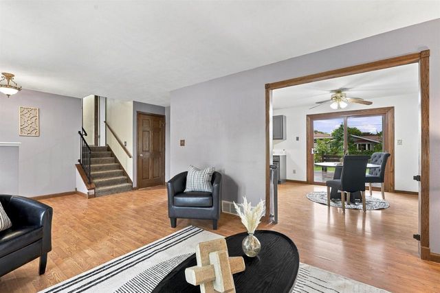 821 WOODFIELD ROAD, Neenah, WI 54956