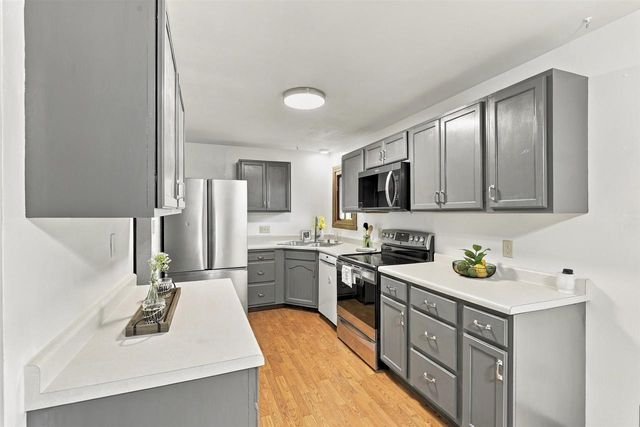 821 WOODFIELD ROAD, Neenah, WI 54956