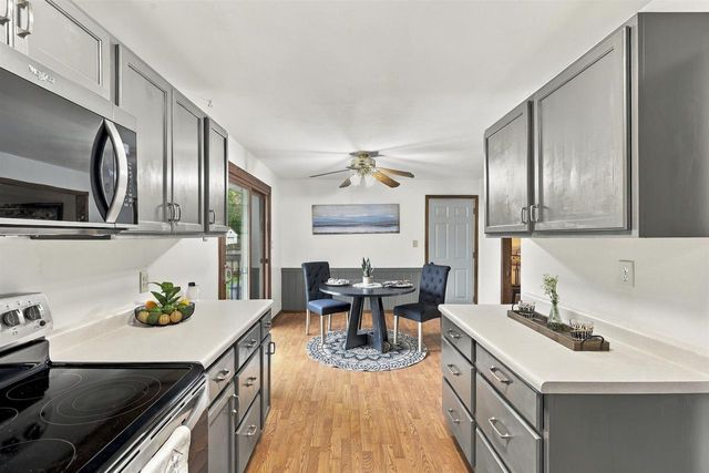 821 WOODFIELD ROAD, Neenah, WI 54956