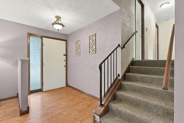 821 WOODFIELD ROAD, Neenah, WI 54956