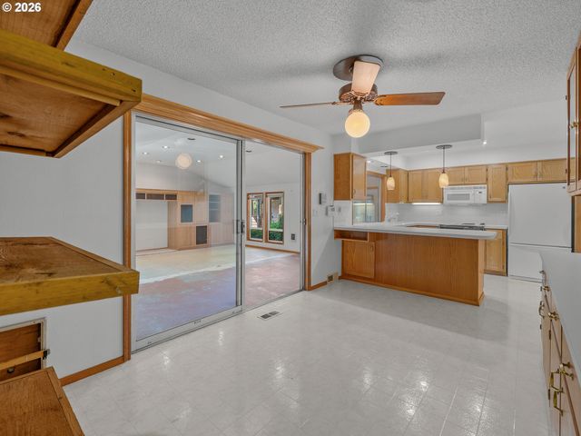 3116 Ne BROGDEN St, Hillsboro, OR 97124