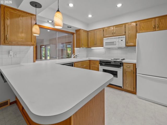 3116 Ne BROGDEN St, Hillsboro, OR 97124