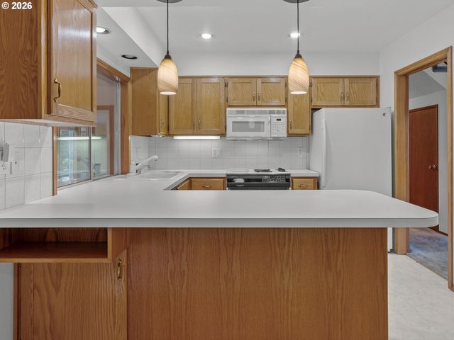 3116 Ne BROGDEN St, Hillsboro, OR 97124