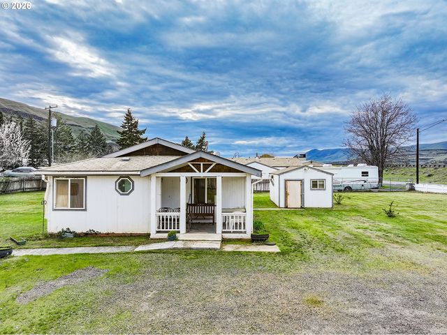 406 FIRST St, Rufus, OR 97050