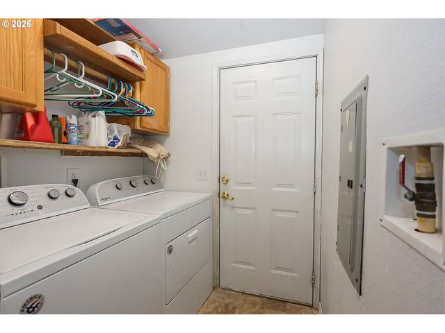 406 FIRST St, Rufus, OR 97050