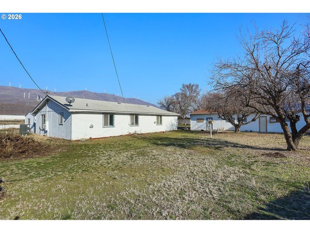 406 FIRST St, Rufus, OR 97050