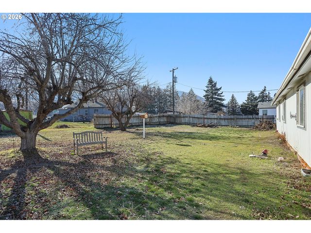 406 FIRST St, Rufus, OR 97050