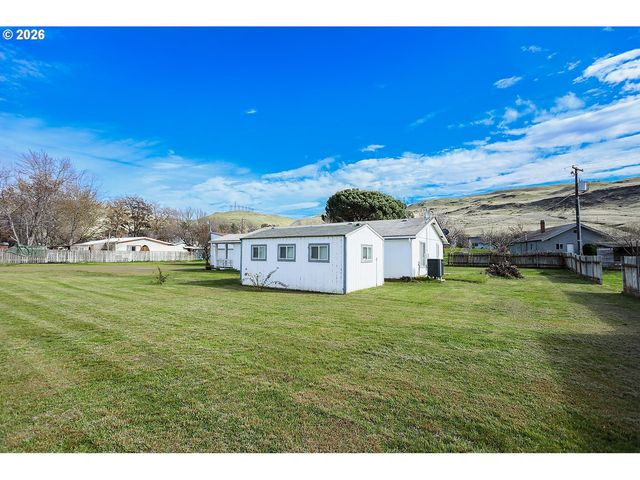 406 FIRST St, Rufus, OR 97050