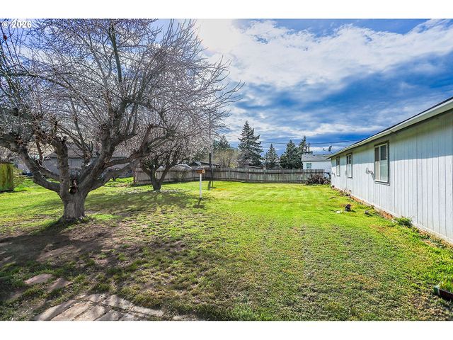 406 FIRST St, Rufus, OR 97050