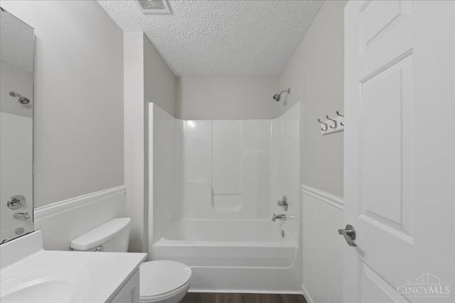 3211 Grand Falls Boulevard, Deerfield Twp., OH 45039