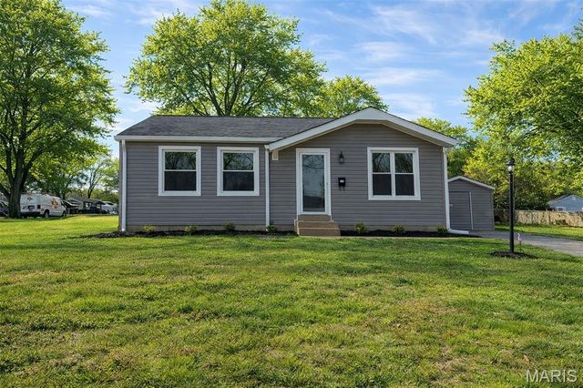 2643 Bonniebrook Drive, Maryland Heights, MO 63043