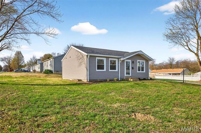 2643 Bonniebrook Drive, Maryland Heights, MO 63043