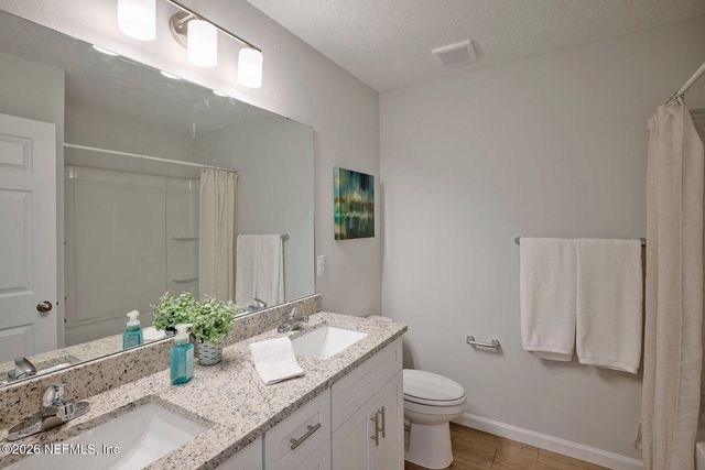 16243 N MAIN Street, Jacksonville, FL 32218