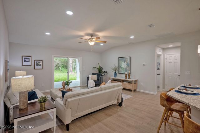 16243 N MAIN Street, Jacksonville, FL 32218