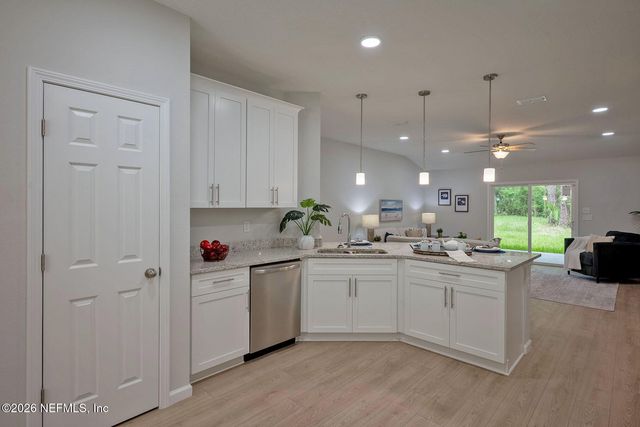 16243 N MAIN Street, Jacksonville, FL 32218