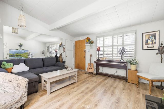 13873 Lanark, Panorama City, CA 91402