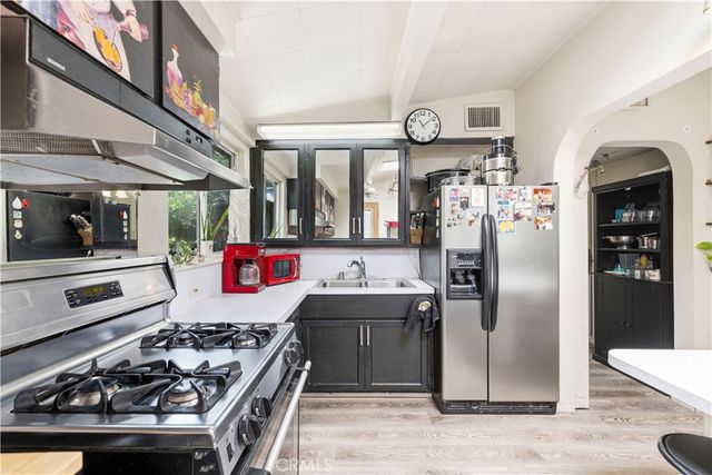13873 Lanark, Panorama City, CA 91402