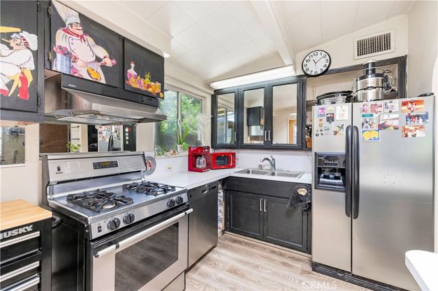 13873 Lanark, Panorama City, CA 91402