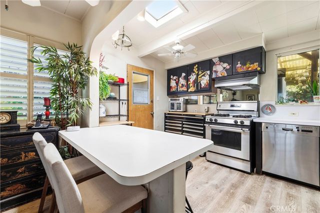 13873 Lanark, Panorama City, CA 91402