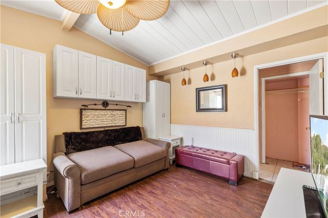 13873 Lanark, Panorama City, CA 91402