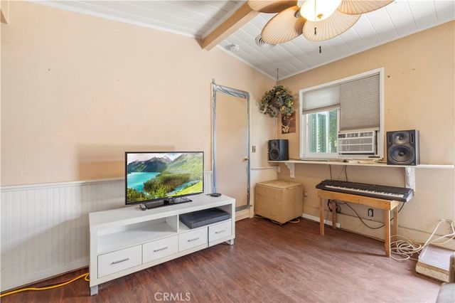 13873 Lanark, Panorama City, CA 91402