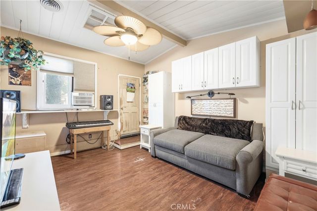 13873 Lanark, Panorama City, CA 91402