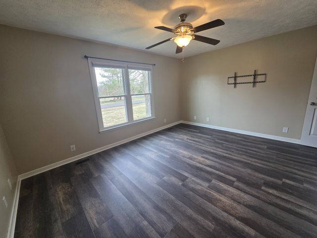 1976 Orchard Park Dr, Murfreesboro, TN 37128