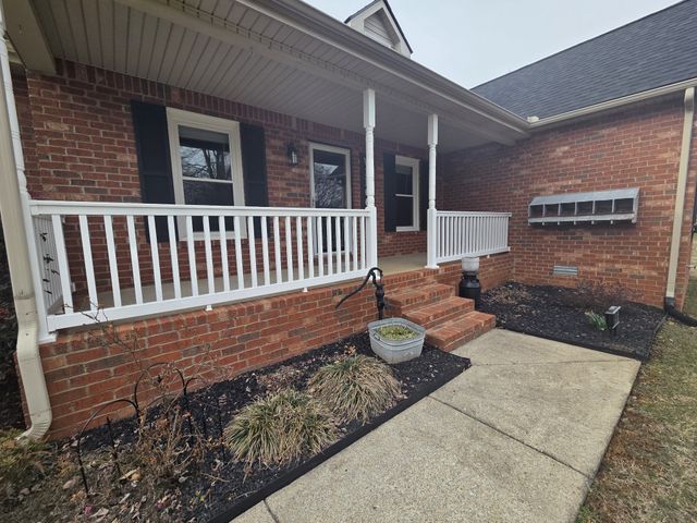 1976 Orchard Park Dr, Murfreesboro, TN 37128