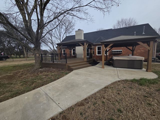 1976 Orchard Park Dr, Murfreesboro, TN 37128