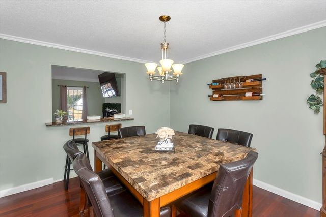 21 Brentwood St, Springfield, MA 01108