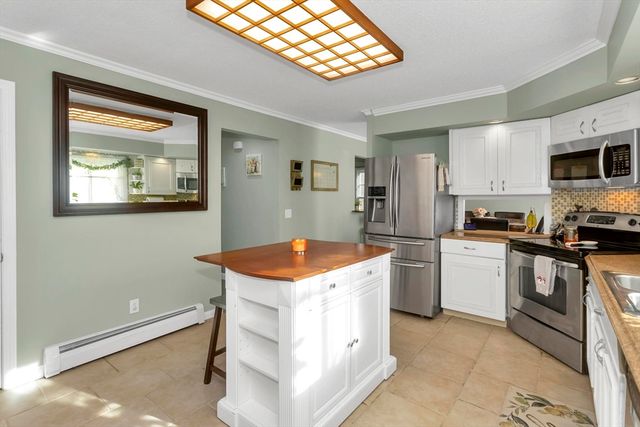 21 Brentwood St, Springfield, MA 01108