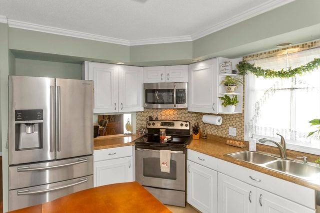 21 Brentwood St, Springfield, MA 01108