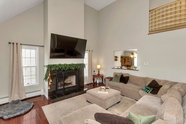 21 Brentwood St, Springfield, MA 01108