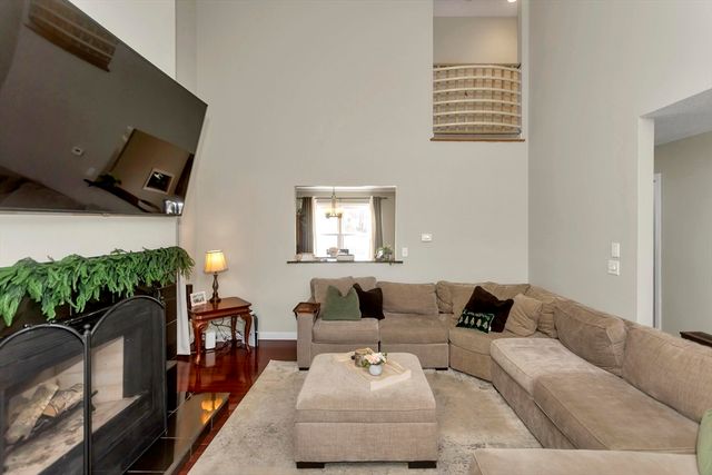 21 Brentwood St, Springfield, MA 01108