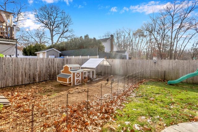 21 Brentwood St, Springfield, MA 01108